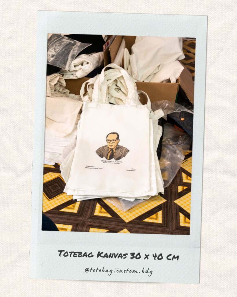 Totebag Kanvas Putih 30x40 Polos, M Hatta